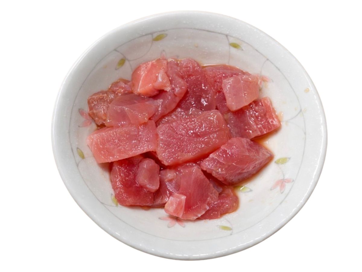 美味しい「まぐろの角切り」の紹介写真です。